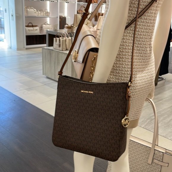 Michael Kors Jet Set Travel Large Messenger Crossbody Bag Brown - Picture 13 of 16